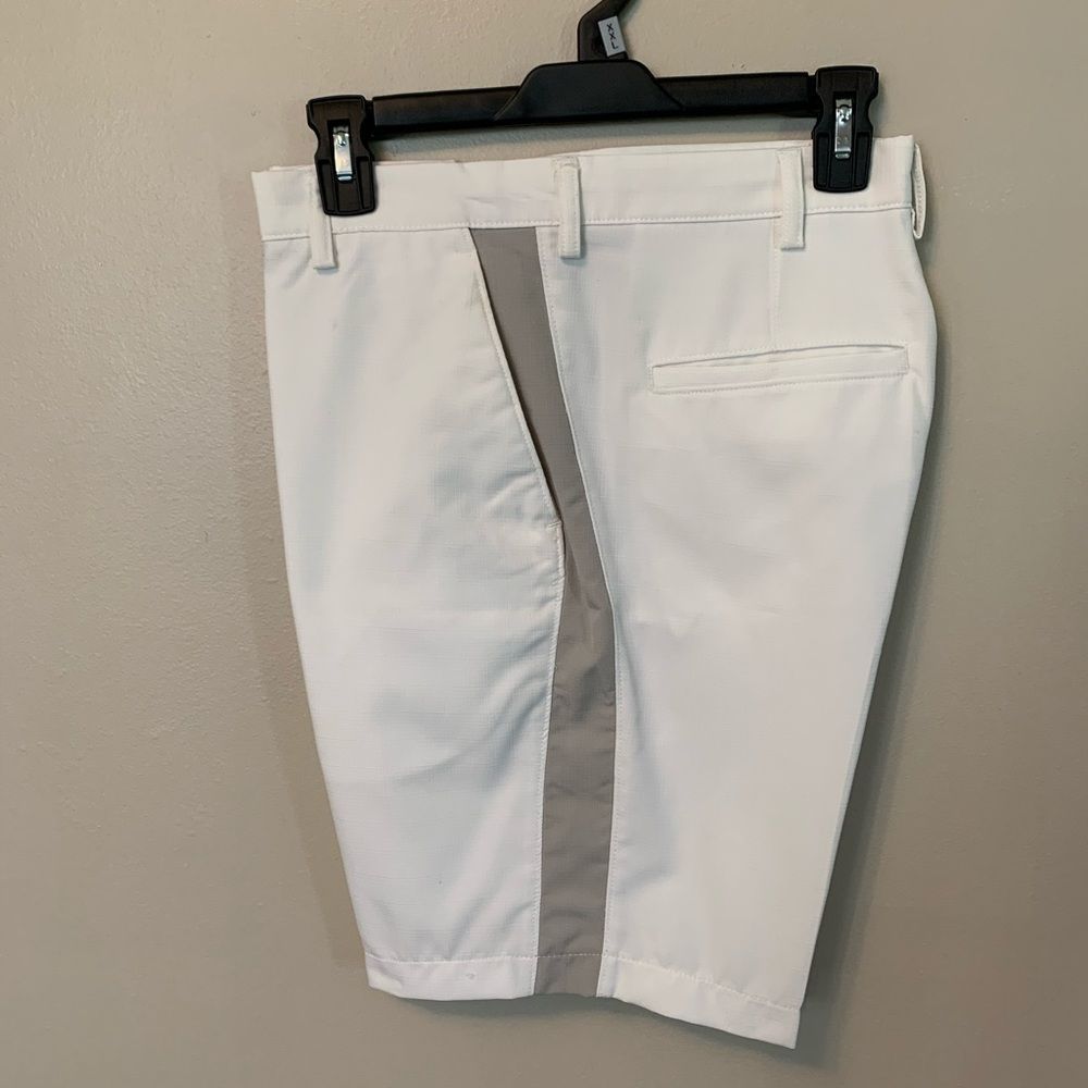 4 for 25% Off - Haggar Men’s White and Gray Golf Shorts 32 - Picture 3 of 4